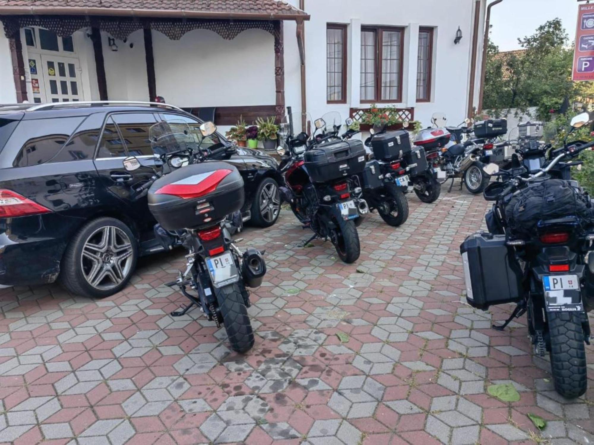 Pensiunea Millenium Sibiu With Parking - Motorcycle Friendly Travel Routes エクステリア 写真