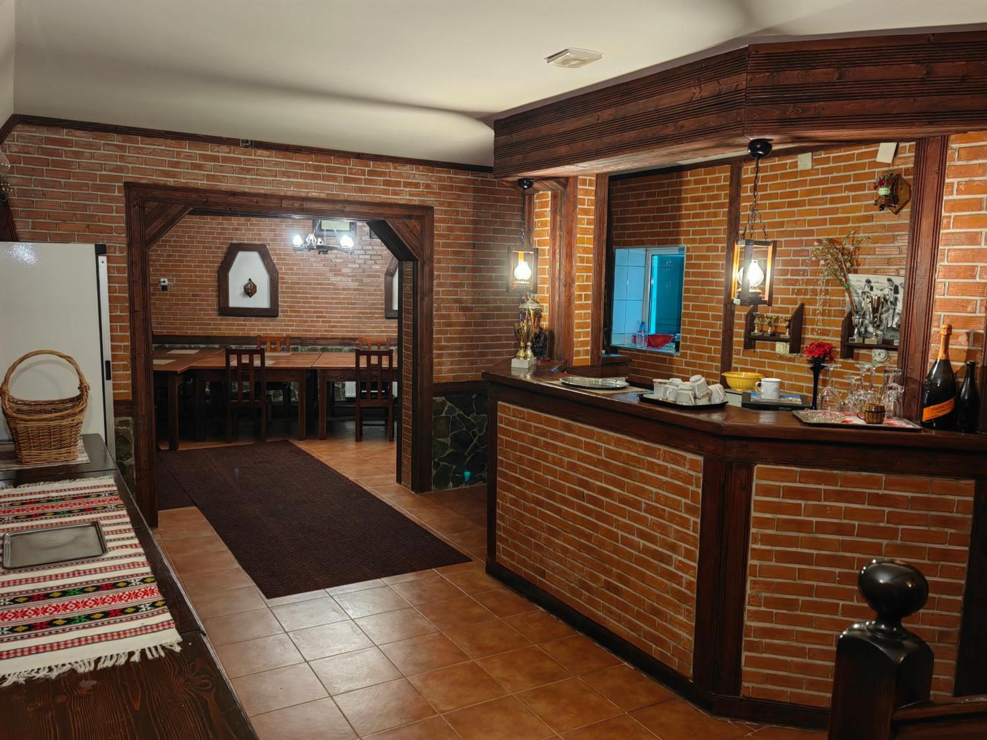 Pensiunea Millenium Sibiu With Parking - Motorcycle Friendly Travel Routes エクステリア 写真