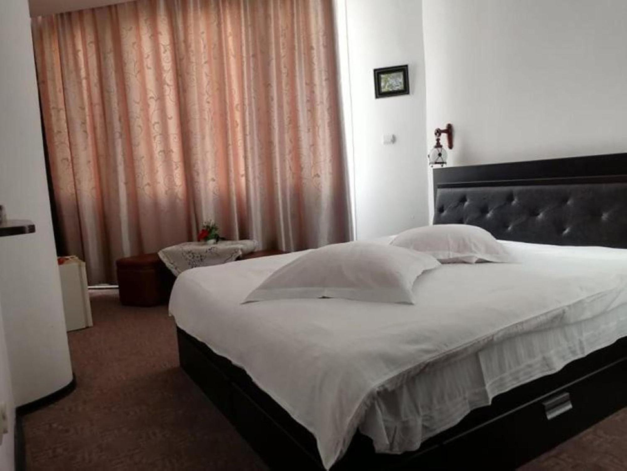 Pensiunea Millenium Sibiu With Parking - Motorcycle Friendly Travel Routes エクステリア 写真